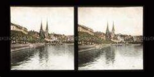Blick über Vierwaldstättersee auf Luzern mit Hofkirche St. Leodegar