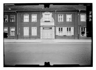 Potsdam, Gutenbergstraße 72. Wohnhaus (18. Jh.). Straßenfront
