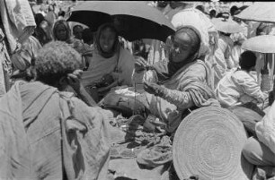Markt von Gonder : Handelnde Frauen auf dem Markt von Gonder.