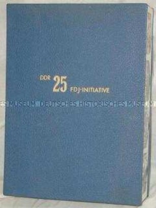 Kassette der FDJ zum 25. Jahrestag der DDR