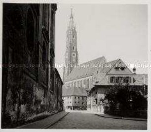 Landshut, Blick zur Stadtpfarr- und Kollegiatstiftskirche St. Martin und Kastulus
