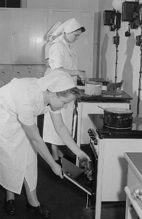 Auszubildende der Fachschule für Gastronomie in der Käthe-Kollwitz-Straße 48-50