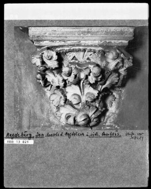 Konsole der heiligen Magdalena (welche?), Konsole mit Blattmotivik