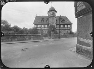 Wasungen, Untertor 1. Damenstift (Stadtmuseum, Umbau 1596; B. von Marschalck von Ostheim). Straßenansicht