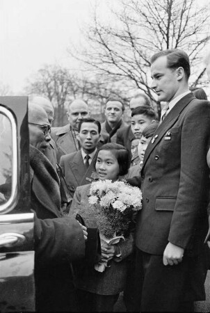 Besuch einer Regierungsdelegation der Demokratischen Republik Vietnam unter Leitung von Ton Duc Thang. Ankunft und Begrüßung