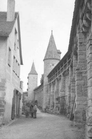 Rothenburg ob der Tauber: Wehrmauer mit Türmen