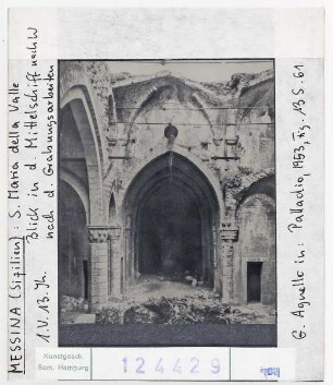 Messina (Sizilien): S.Maria della Valle 1.Viertel 13.Jh., Blick in das Mittelschiff nach W