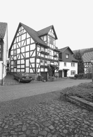 Einhaus; Helsa, Königstraße 6