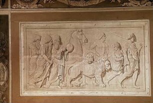 Wanddekoration mit fingierten Reliefs eines römischen Triumphzuges eines Triumphzuges