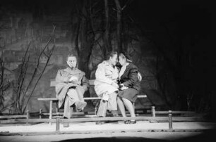Szenenbilder aus dem Stück "Julius Fucik" von Juri Burjakowski am Deutschen Theater Berlin : Szenenbild