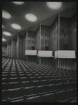 Stadthalle, Mülheim an der Ruhr Umbau: Theatersaal / Zuschauerraum mit Seitenlogen