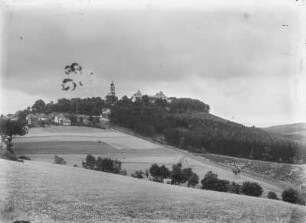 Augustusburg. Stadtansicht mit Stadtkirche und Schloss