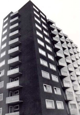 Erstes Wohnhochhaus in Detmold auf den Bohnenkämpen. Detmold. Saganer Straße. Aus der Akte D106 Detmold A Nr. 2583