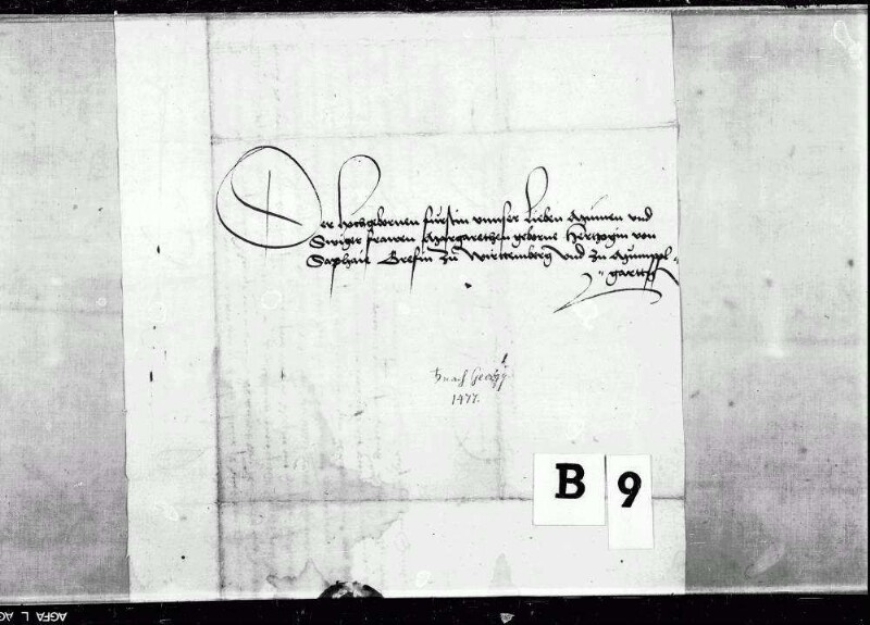 Briefwechsel der Gräfin. Darunter: Graf Ludwig 1449; Erzherzogin Mechthild 1468-79; Gräfin Barbara 1478; mit Baden 1461, 1472; Burgund 1454, 1462; Frankreich 1461; Herzog von Mailand 1473; Pfalz-Bayern 1455-78; Fürstin Jolante von Piemont 1475, 1460; Haus Savoyen 1453-74; Kloster Binsdorf 1470, 1471; Peter von Hagenbach, undat.; Schultheiß von Luzern Heinrich von Humwil 1469-72; Francois Malet 1456-65; Amtmann zu Möckmühl 1456-62; Schultheiß zu Backnang 1468-78; Dr. Heinrich Steinhöwel 1474; Graf Johann von Werdenberg 1467; Propst Ulrich Wirtemberger zu Stuttgart 1473; Komthur zu Ysenheim 1456, 1458.