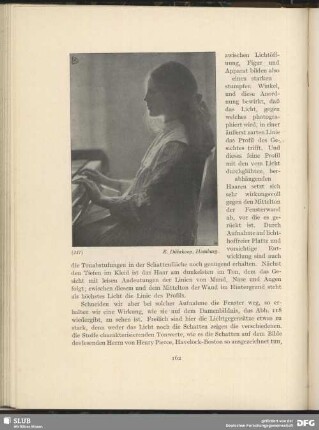 [Junges Mädchen am Klavier sitzend]