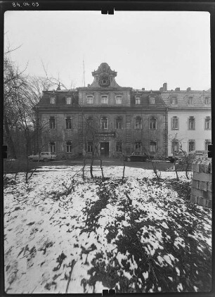 Dornreichenbach. Schloss (1665, Erweiterung 2. H. 19. Jh.). Eingangsseite