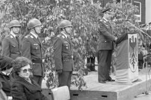 Amtseinführung des neuen Kommandeurs der Abteilung II beim Fernmelderegiment 12 in der Dragonerkaserne Oberstleutnant Wolfram Bernasch