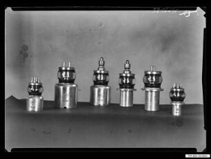 6 Senderöhren, darunter SRL 452, SRL 353, SRW 354 und SRL 354, Foto 1959
