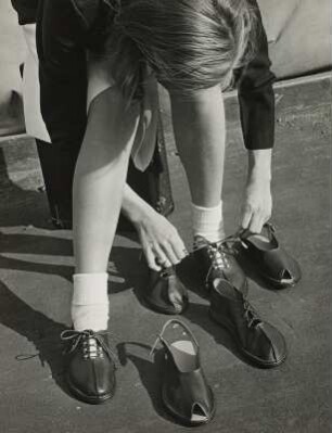 Modeaufnahme, Schuhe, Modell Peggy Lloyd