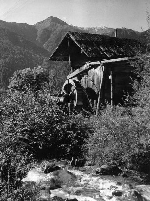 Wassermühle in Virgen. Teilansicht mit Mühlrad