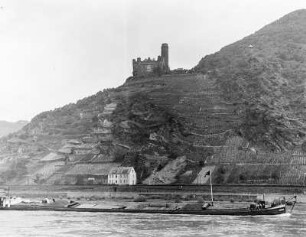 Goarshausen, Burg Maus : Blick über den Rhein zur Burg Maus