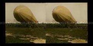 Zeppelin bei Biberach zum Aufstieg bereit