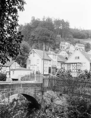 Blick zur Burg Gleichenstein