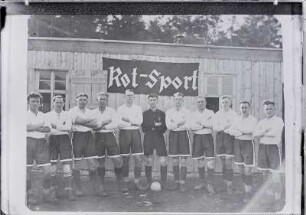Fußballmannschaft des Arbeitersportvereins "Rot-Sport" aus Crandorf (Erzgebirge) : Fußballmannschaft des Arbeitersportvereins "Rot-Sport" aus Crandorf (Erzgebirge)