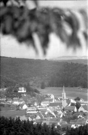Kirchen-Hausen: Blick von der Höhe auf Kirchen-Hausen