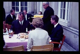 Kennedy, Hotel Gerhus