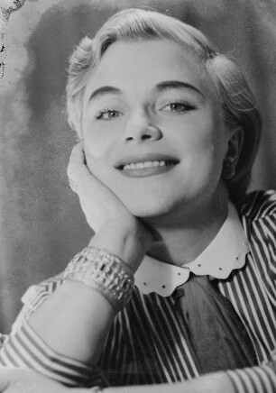Porträt der Kammersängerin Elisabeth Lindermeyer