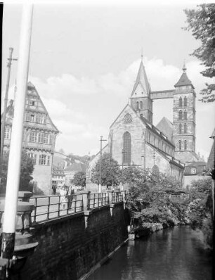 Esslingen: Zweitürmige Stadtkirche Sankt Dionys