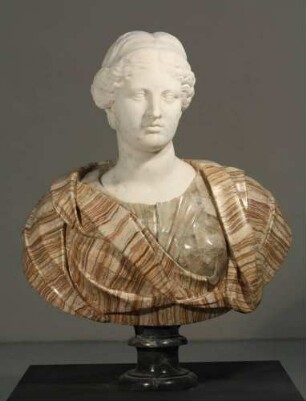 Frauenbüste