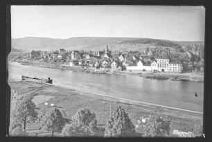 Blick aus Wertheim über den Main nach Kreuzwertheim mit Brauerei Lutz