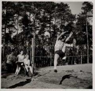 Berlin, Sport & Arbeit im Lazarett, Hochsprung