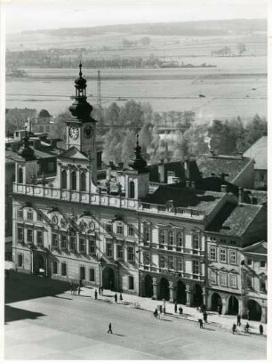Westseite des Marktplatzes von Budweis mit Rathaus, Tschechien, Böhmen und Mähren