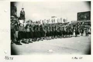 FDJ-Mitglieder auf der Berliner Maidemonstration 1951