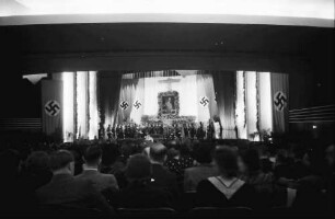 Bukarest: Aro, Feier zu Hitlers Geburtstag