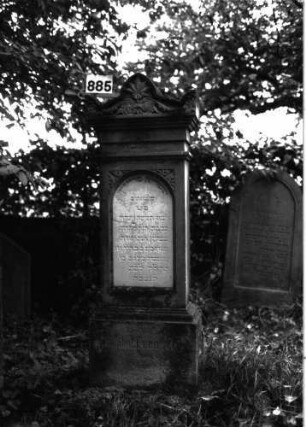 Grabstein 885