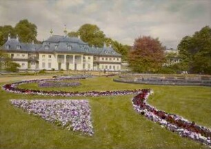 Dresden-Pillnitz, Schloss Pillnitz. Blick über den Lustgarten zum Bergpalais