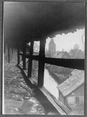 Wenns regnet in Rothenburg, Wehrgang
