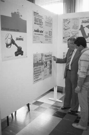 Ausstellung von Plakaten der Arbeiterbewegung in Polen im DGB-Gewerkschaftshaus in der Ettlinger Straße 3 a