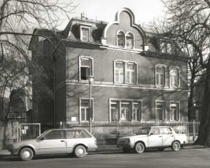 Dresden-Strehlen, August-Bebel-Straße 29. Villa. Um 1890. Straßenansicht mit Hauseingang
