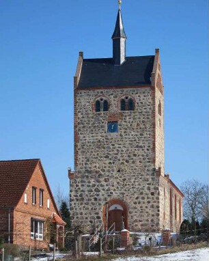Döllen, Gumtow, Döllener Straße