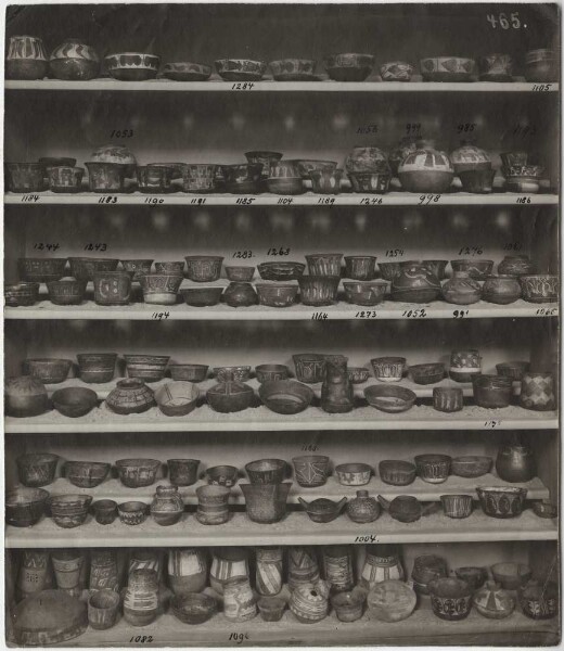 Clay vessels (Gaffron Collection)