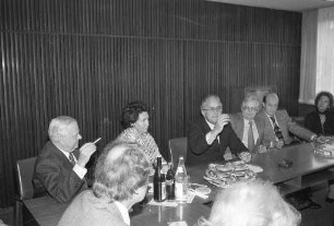 Redaktionskonferenz des CDU-Parteivorsitzenden und Kanzlerkandidaten Rainer Barzel bei den "Badischen Neuesten Nachrichten" im Rahmen des Landtagswahlkampfs 1976