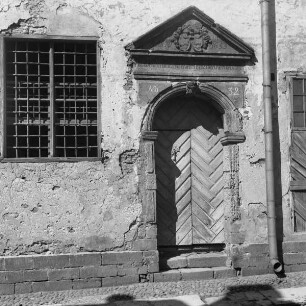Portal am Haus des Pastors Michael Scholbach