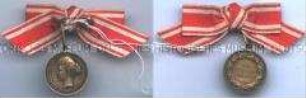 Silberne Medaille für weibliches Verdienst