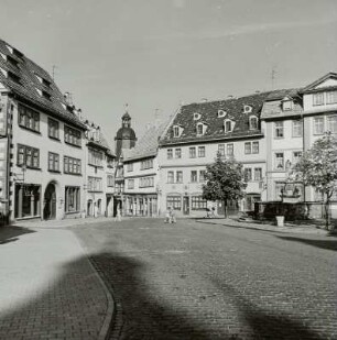 Gotha. Blick vom Hauptmarkt nach Nordwesten in den Brühl gegen den Turm des Hospitals Maria Magdalena