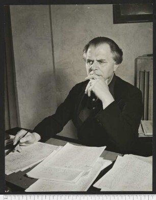 Porträtaufnahme Fritz von Unruh